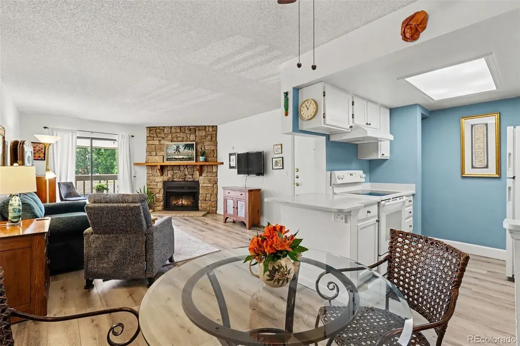 8335 Fairmount Drive Denver CO 80247