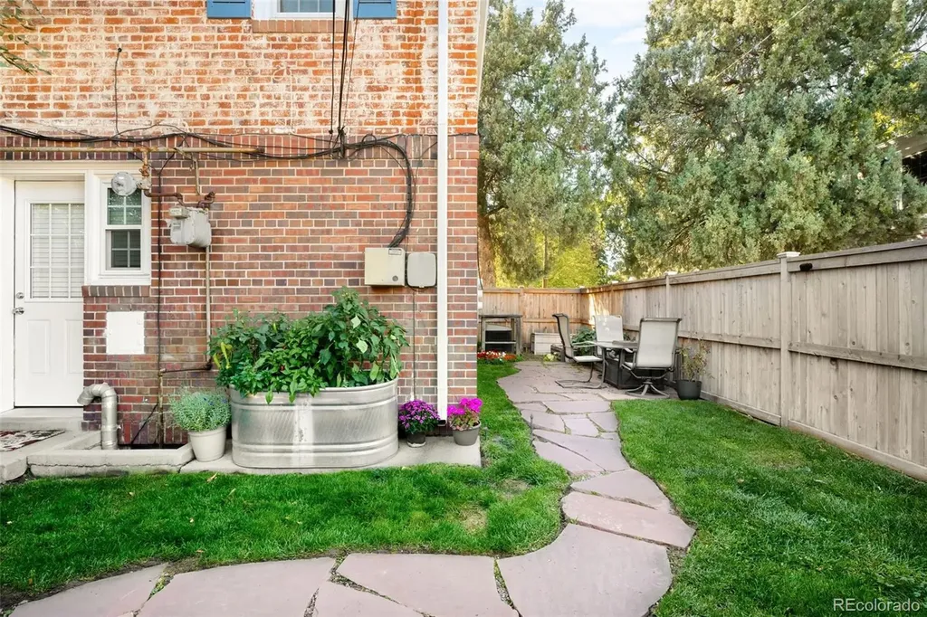 1240 Krameria Street Denver CO 80220