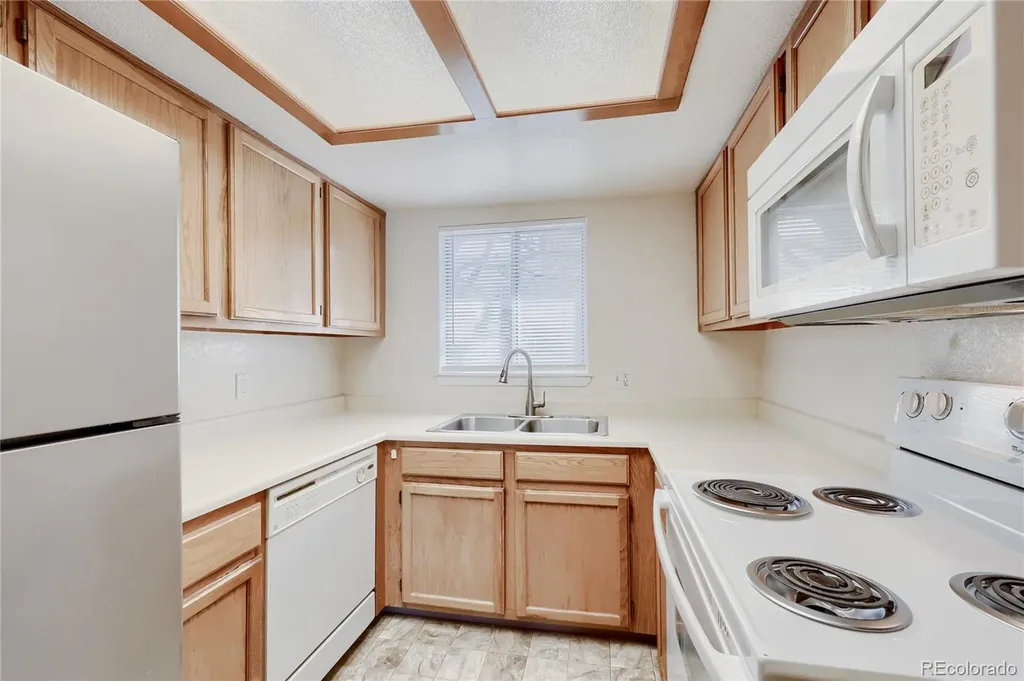 1302 S Cathay Court Aurora CO 80017