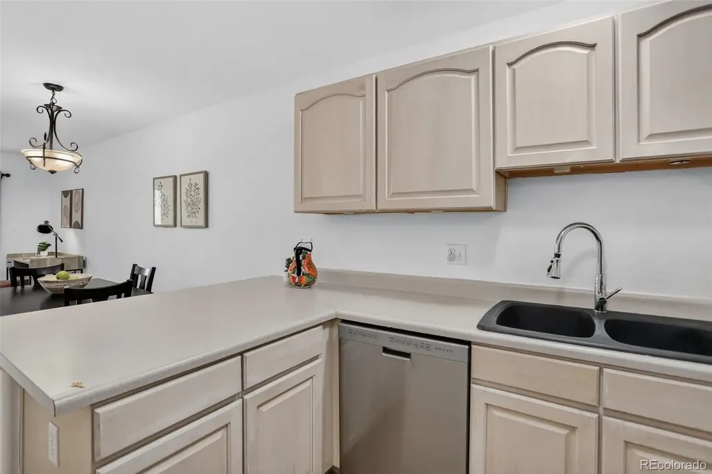 792 Gateway Circle Lafayette CO 80026