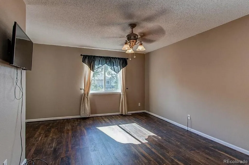 911 Park View Castle Rock CO 80104