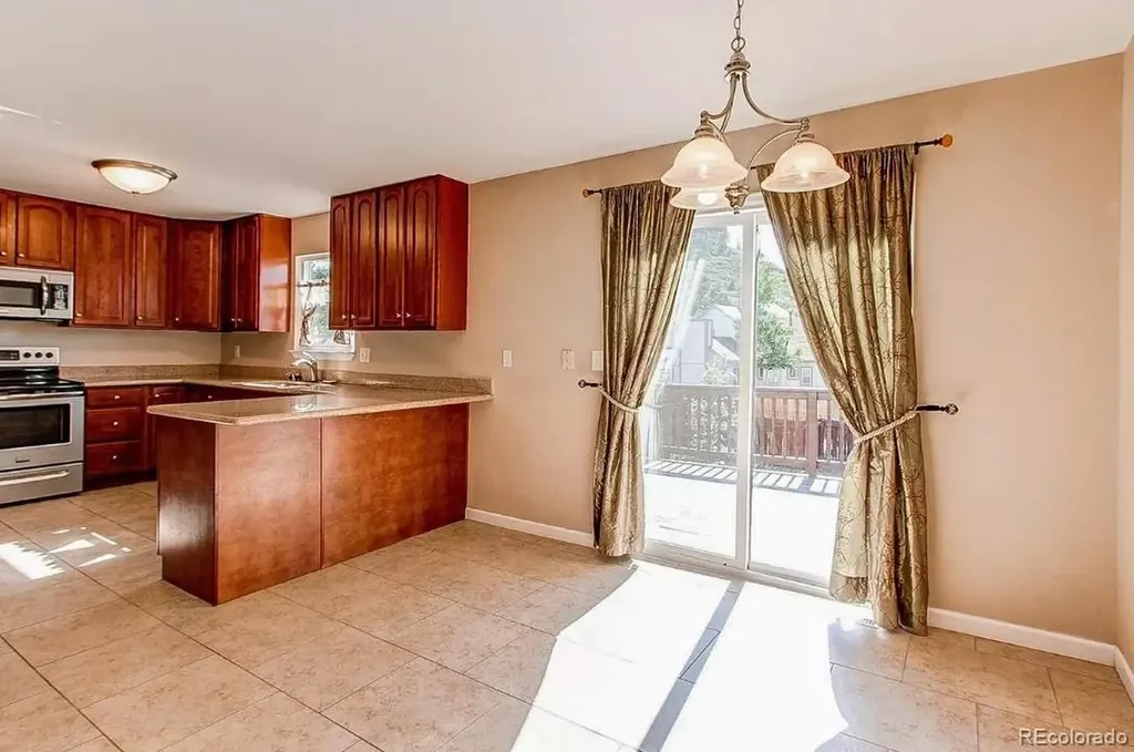 911 Park View Castle Rock CO 80104