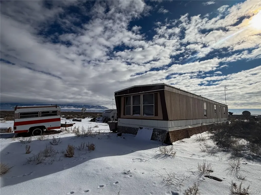 2255 N County Road 114 Mosca CO 81146