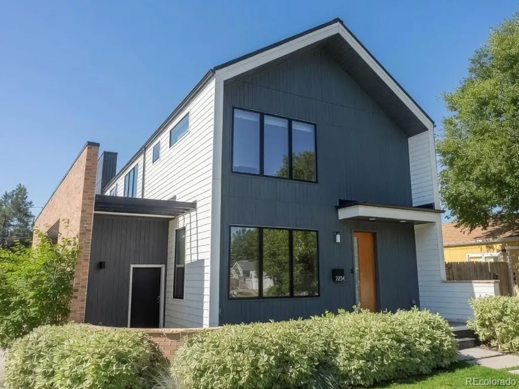 2234 W Parkhill Avenue Littleton CO 80120