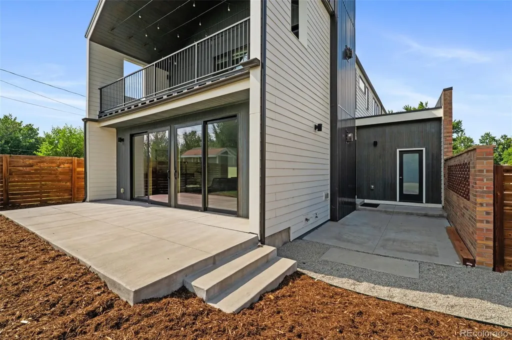 2234 W Parkhill Avenue Littleton CO 80120