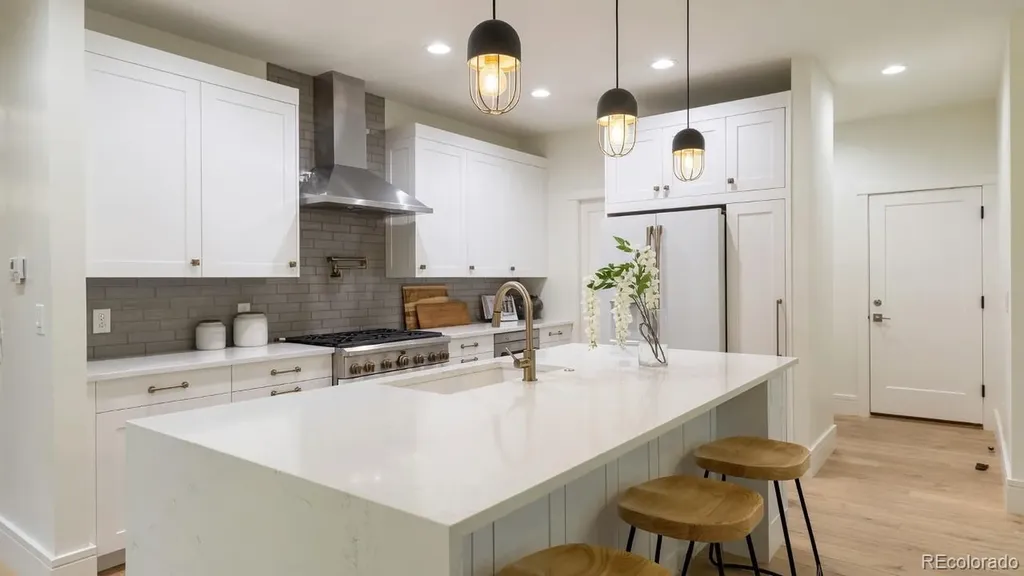 2234 W Parkhill Avenue Littleton CO 80120