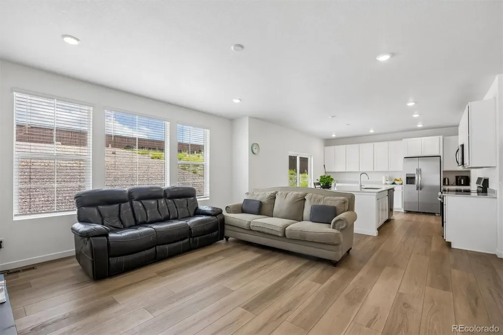 10976 Snowdon Street Parker CO 80134
