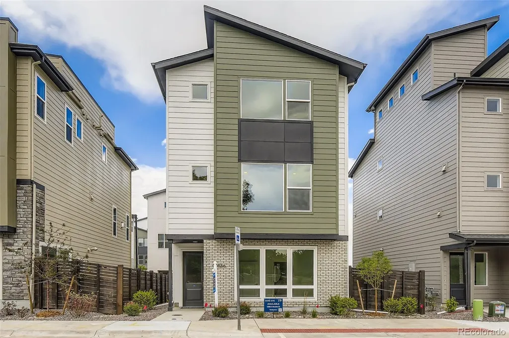 10886 E Hinsdale Circle Centennial CO 80112