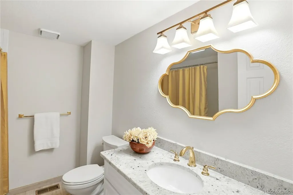 7522 S Monaco Way Centennial CO 80112