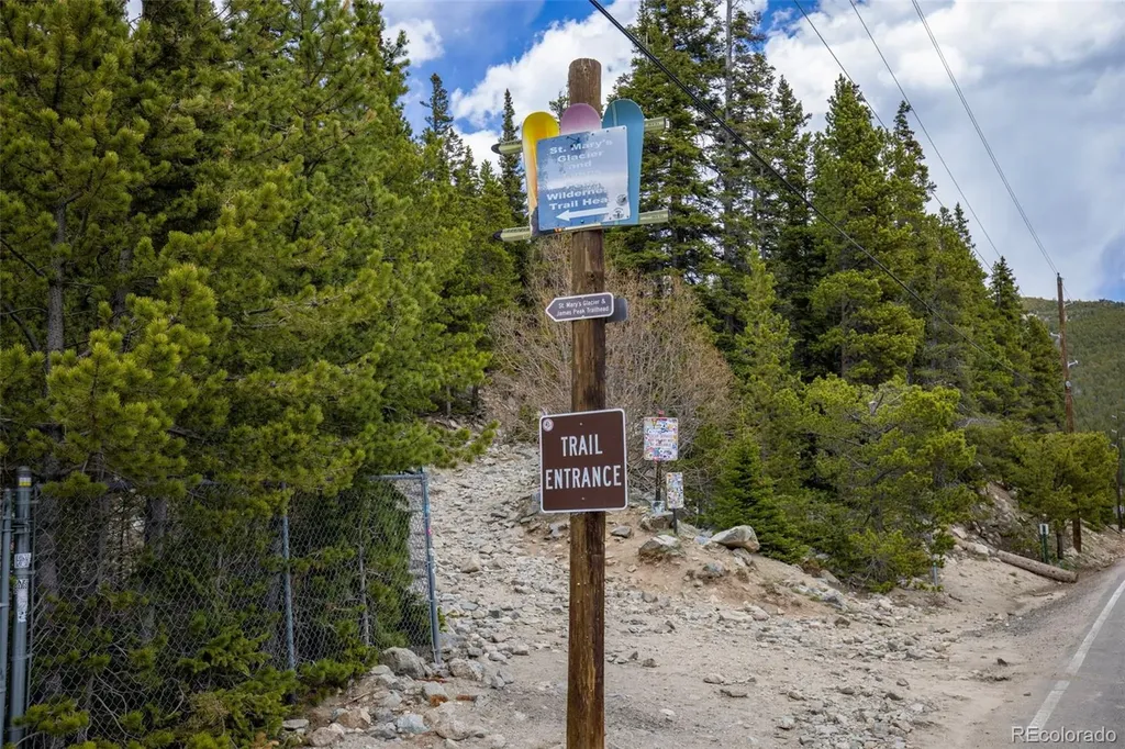 14 Deer Road Idaho Springs CO 80452