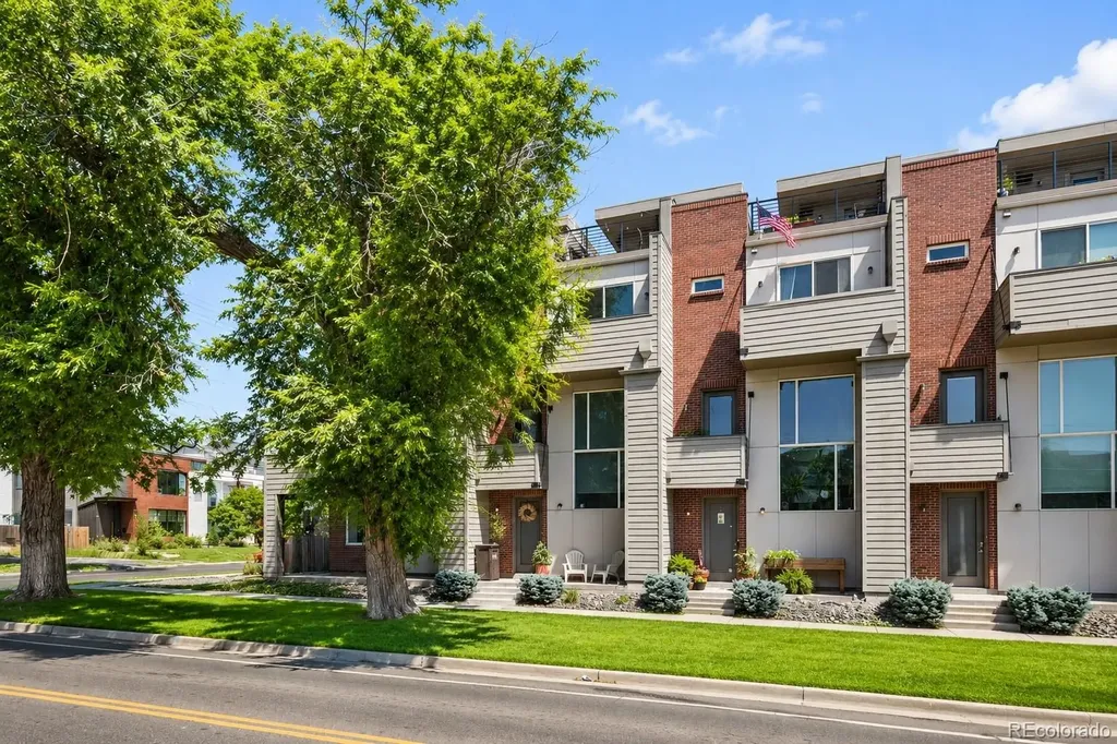 3295 W 17th Avenue Denver CO 80204