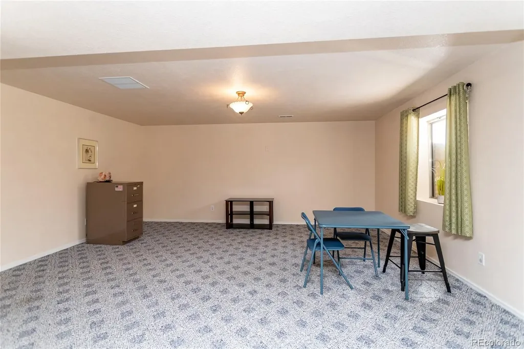 1676 Pinon Glen Circle Colorado Springs CO 80919