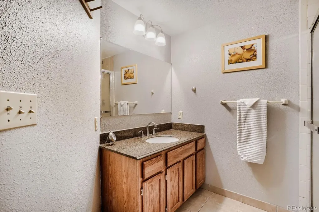 921 W Kettle Avenue Littleton CO 80120