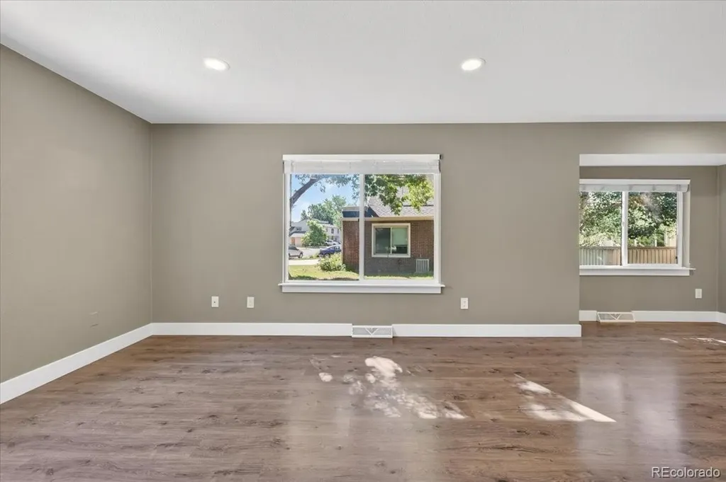 1729 S Lee Street Lakewood CO 80232