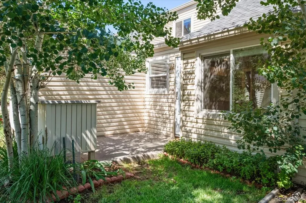 1729 S Lee Street Lakewood CO 80232