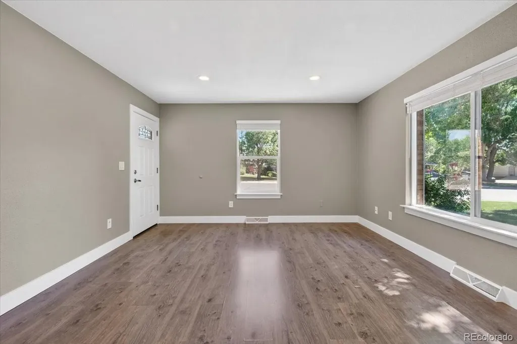 1729 S Lee Street Lakewood CO 80232