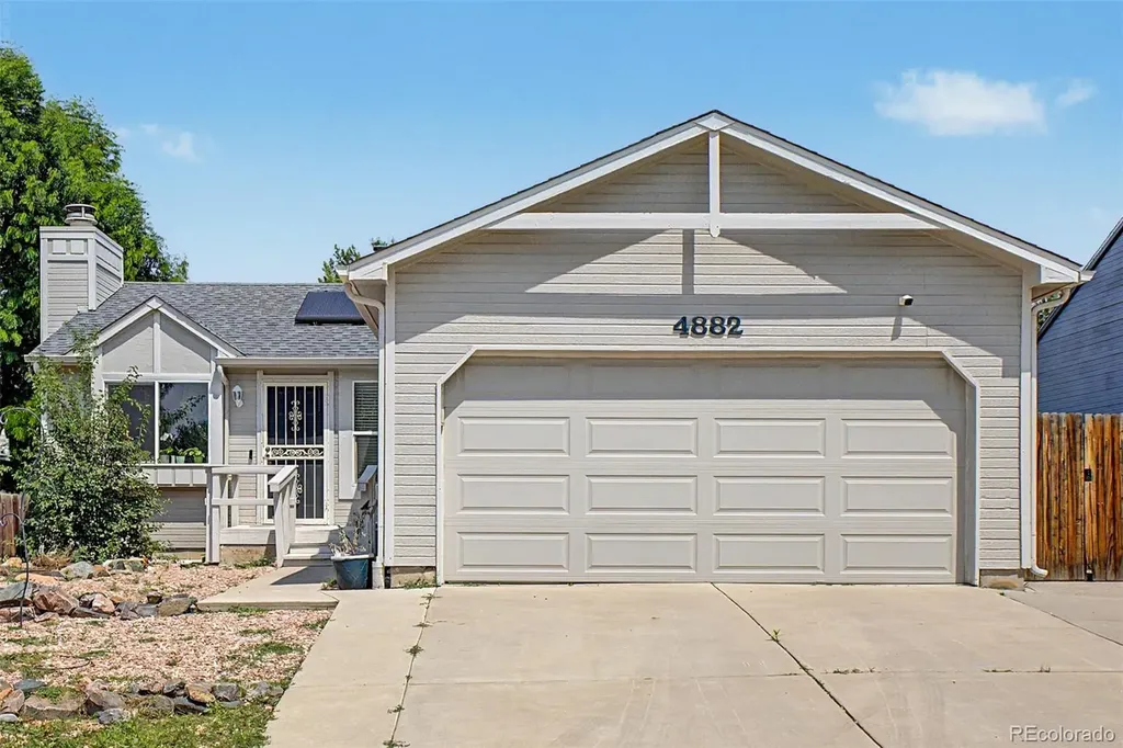 4882 S Genoa Street Aurora CO 80015
