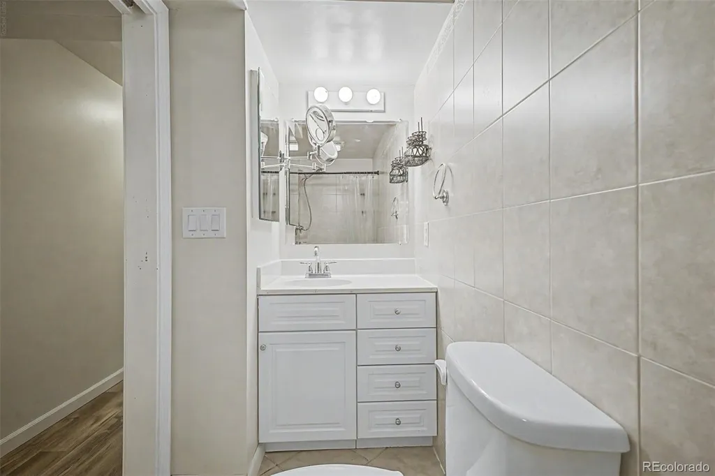 4882 S Genoa Street Aurora CO 80015