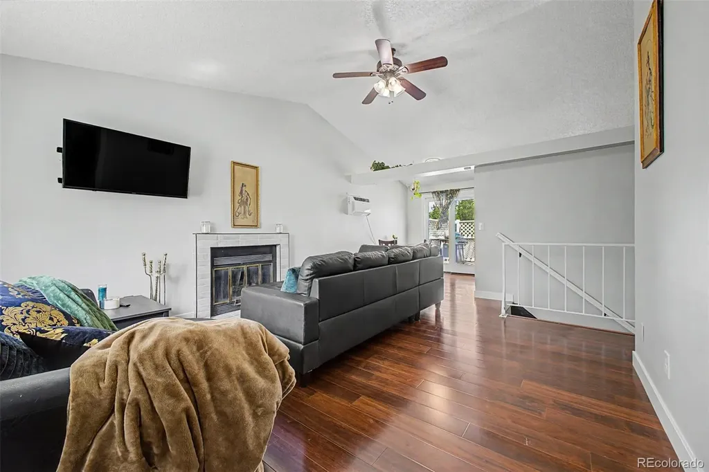 4882 S Genoa Street Aurora CO 80015