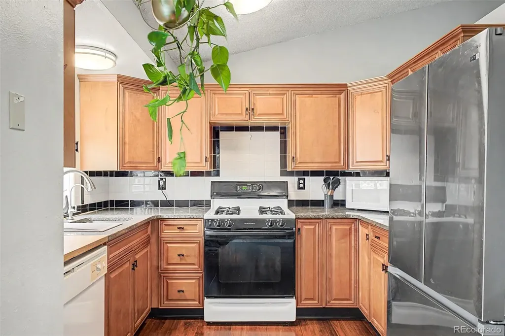 4882 S Genoa Street Aurora CO 80015