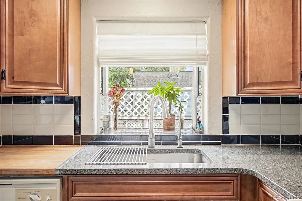 4882 S Genoa Street Aurora CO 80015