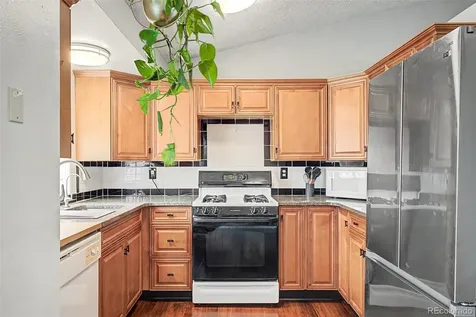 4882 S Genoa Street Aurora CO 80015