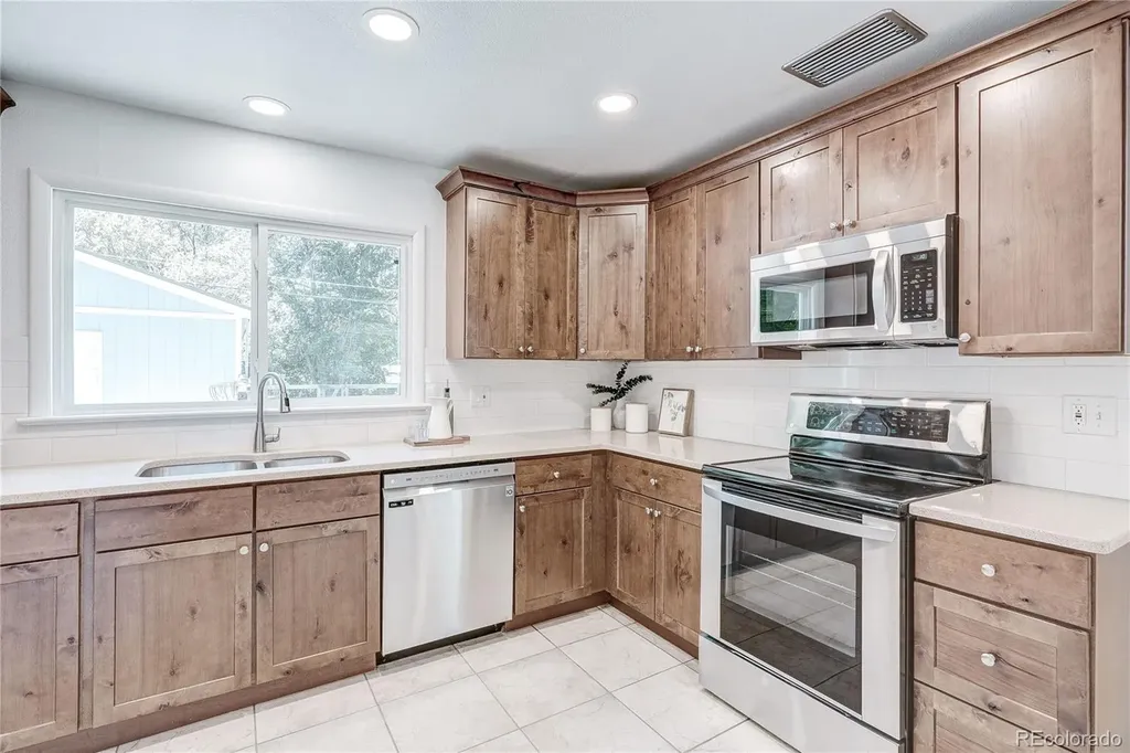 2861 S Holly Place Denver CO 80222
