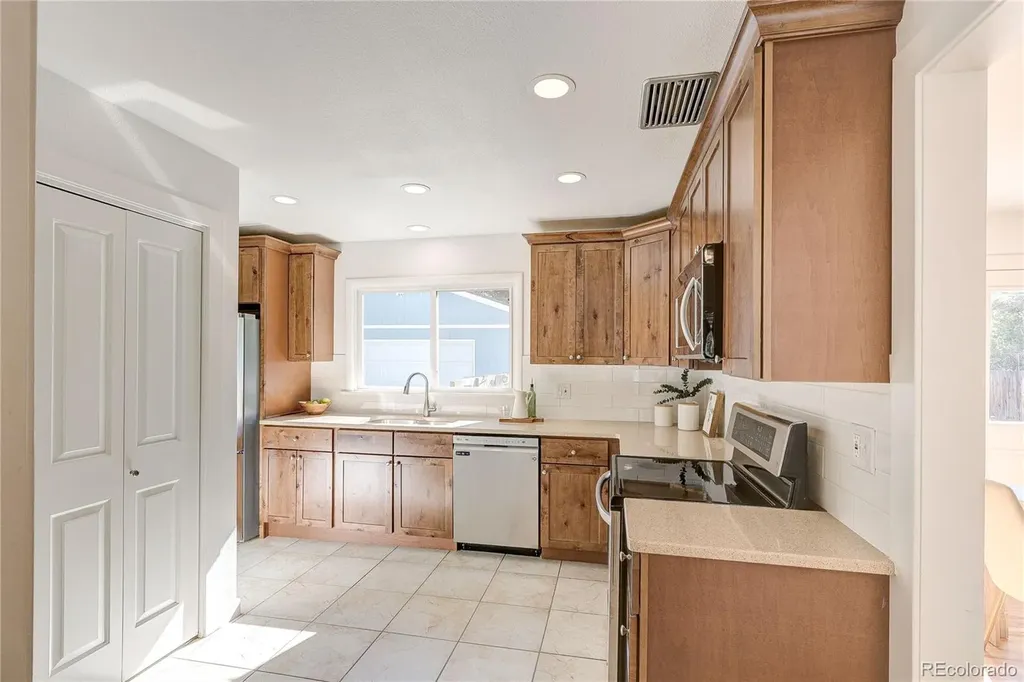 2861 S Holly Place Denver CO 80222