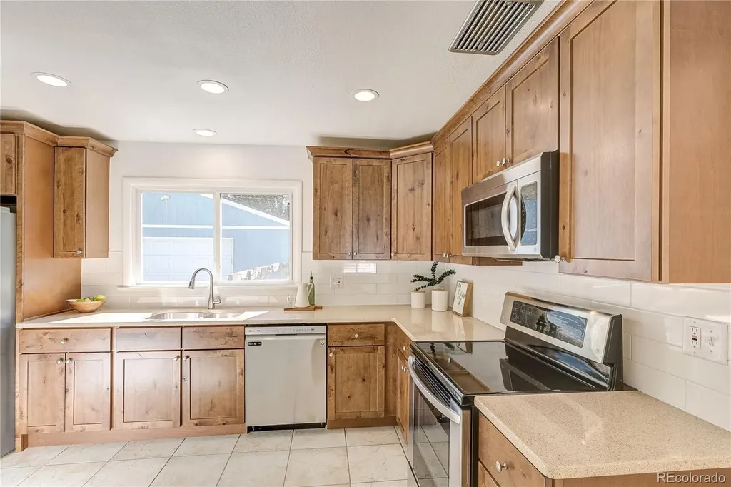 2861 S Holly Place Denver CO 80222