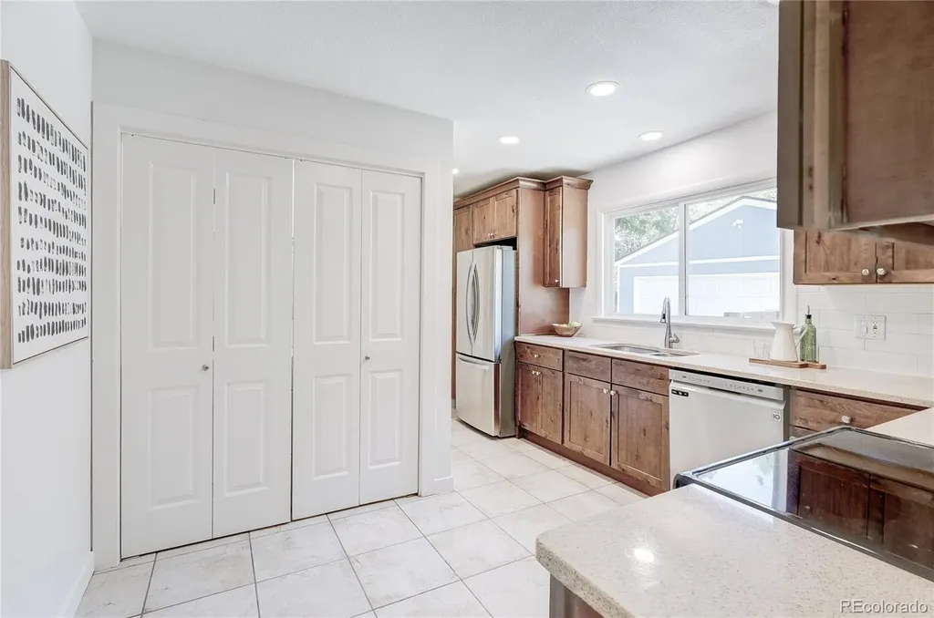 2861 S Holly Place Denver CO 80222