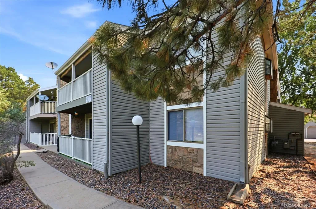 907 S Yampa Street Aurora CO 80017