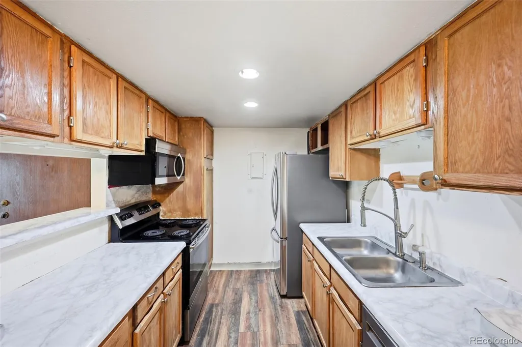 907 S Yampa Street Aurora CO 80017