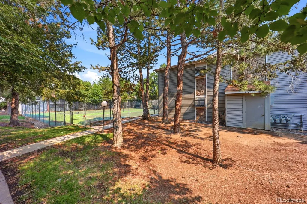 907 S Yampa Street Aurora CO 80017