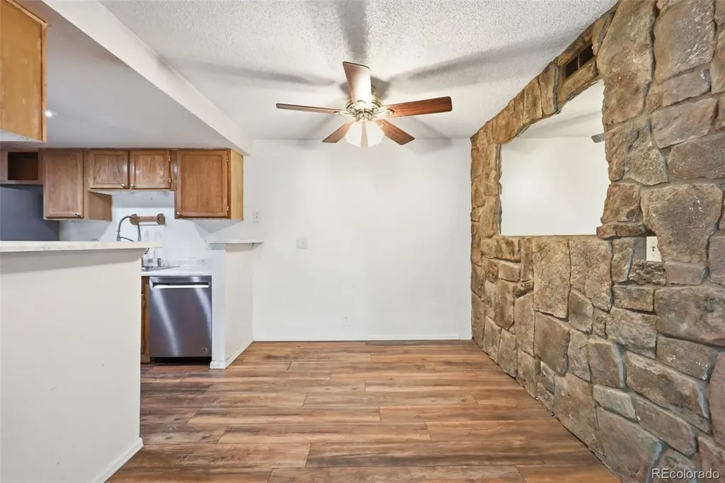 907 S Yampa Street Aurora CO 80017
