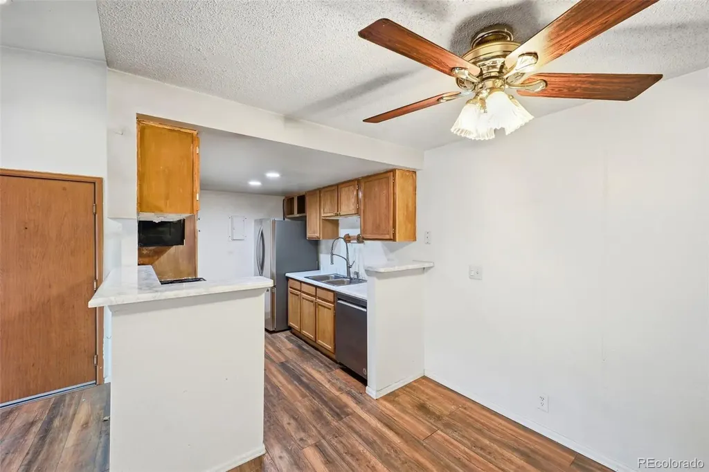 907 S Yampa Street Aurora CO 80017