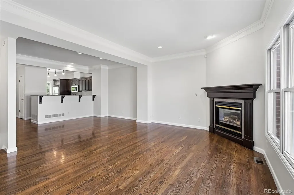 944 Ivanhoe Street Denver CO 80220