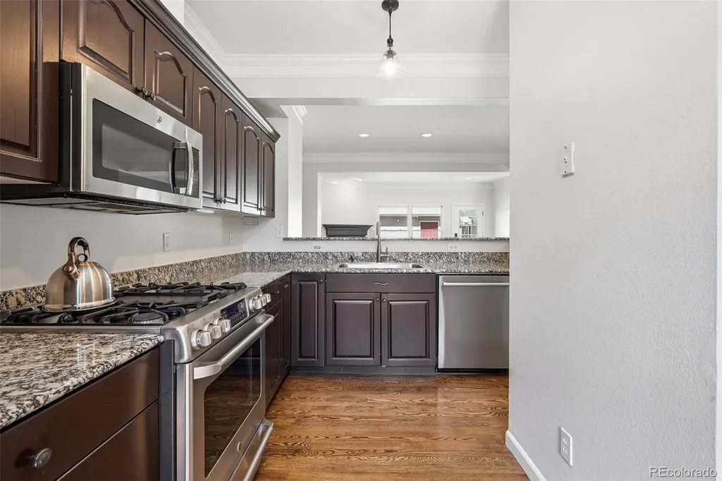 944 Ivanhoe Street Denver CO 80220
