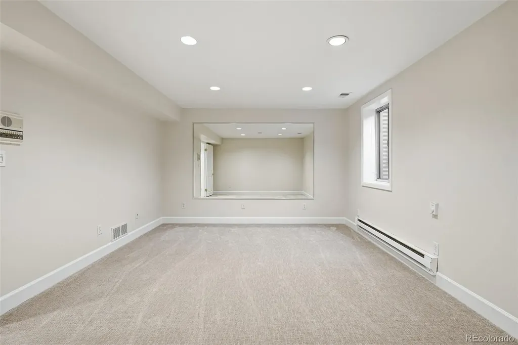 944 Ivanhoe Street Denver CO 80220