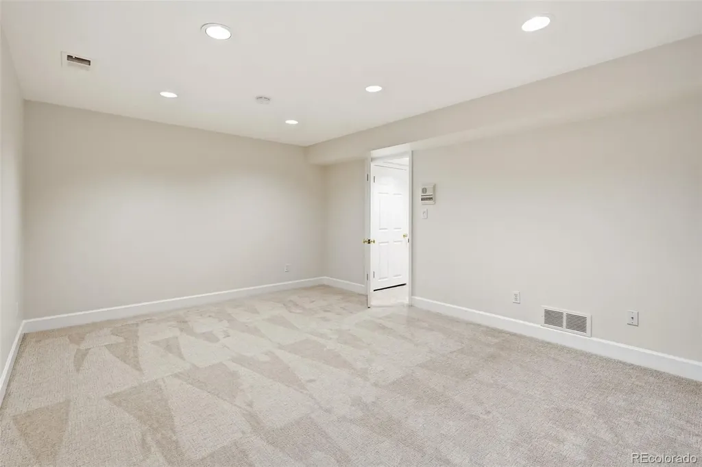 944 Ivanhoe Street Denver CO 80220
