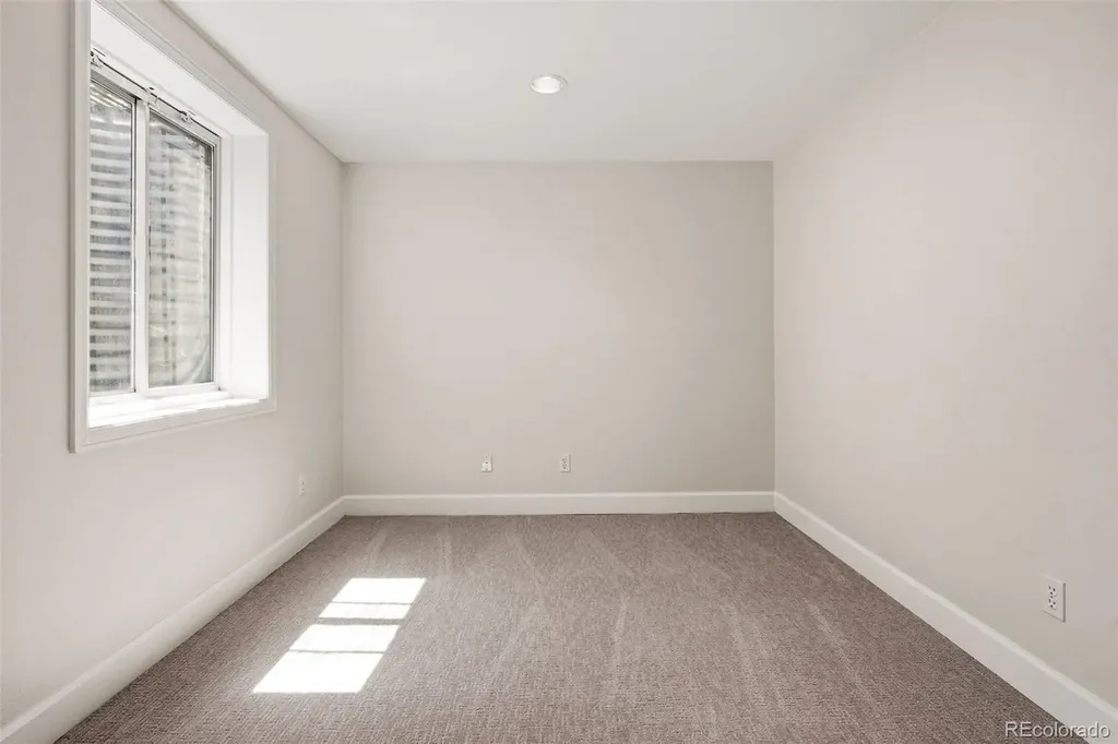 944 Ivanhoe Street Denver CO 80220