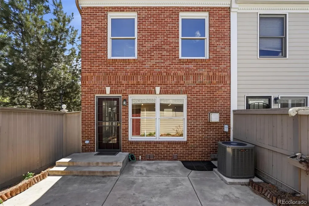 944 Ivanhoe Street Denver CO 80220