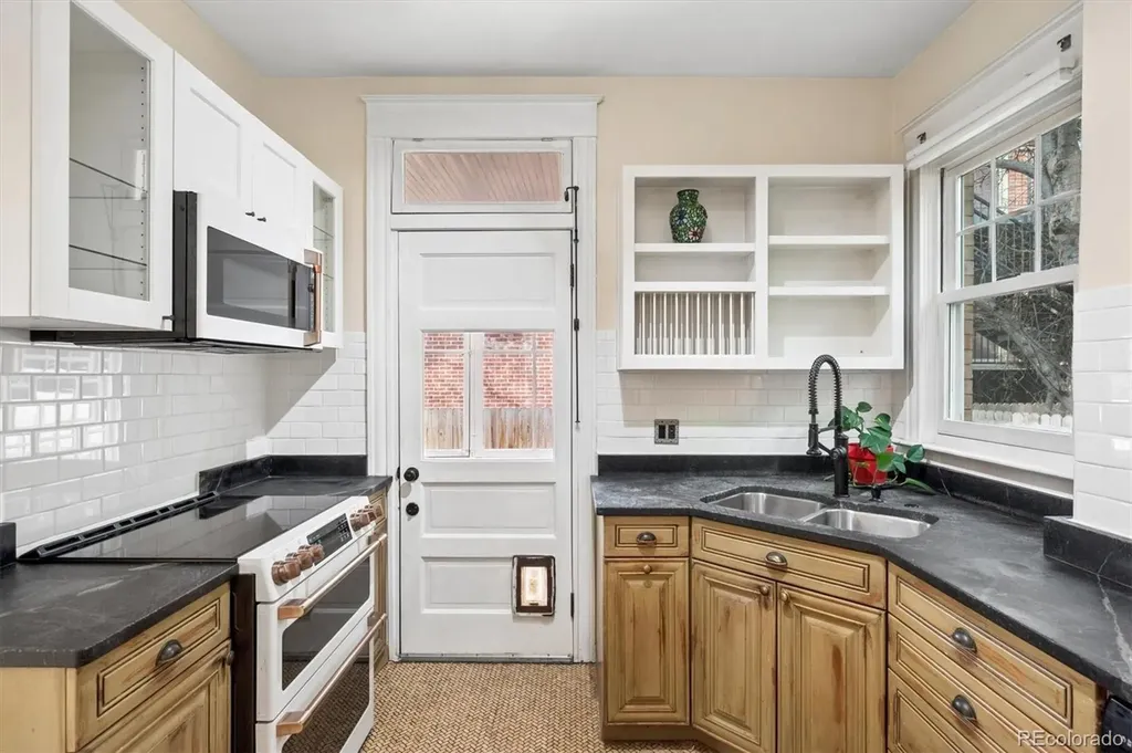 801 E 10th Avenue Denver CO 80218