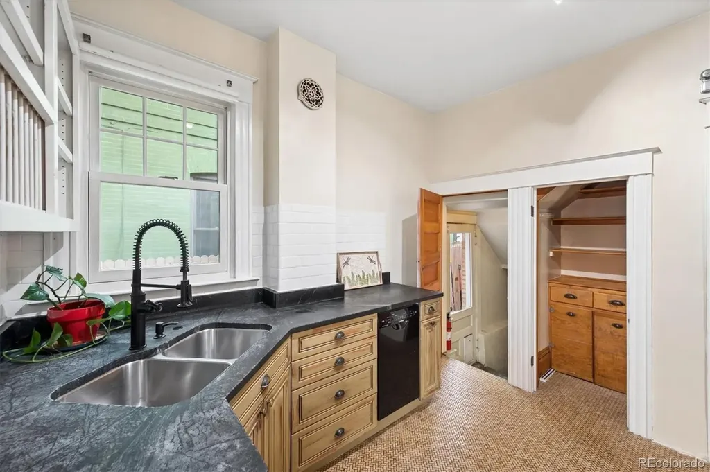 801 E 10th Avenue Denver CO 80218