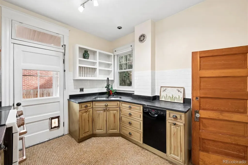 801 E 10th Avenue Denver CO 80218