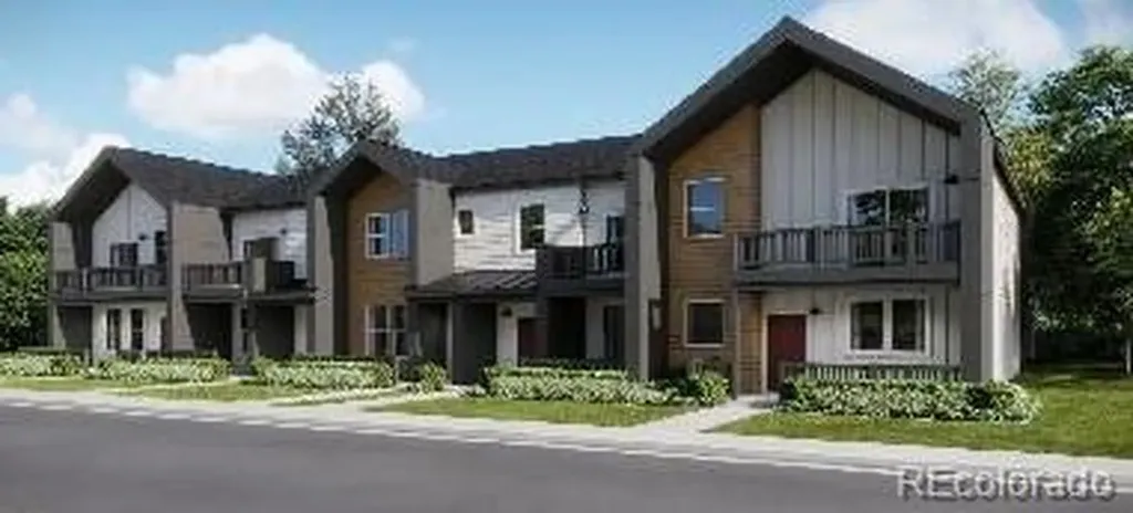 8903 Whiteclover Street Littleton CO 80125