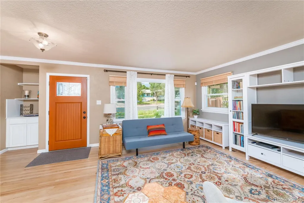 1031 Valley Road Colorado Springs CO 80904