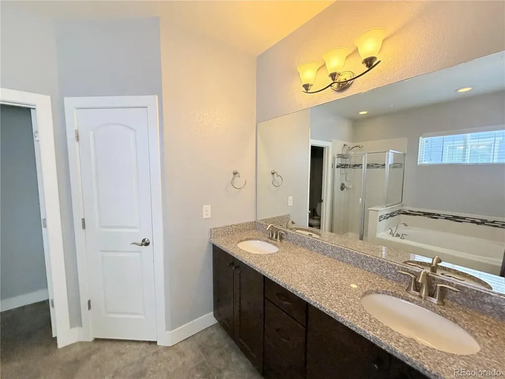 6364 S Harvest Street Aurora CO 80016