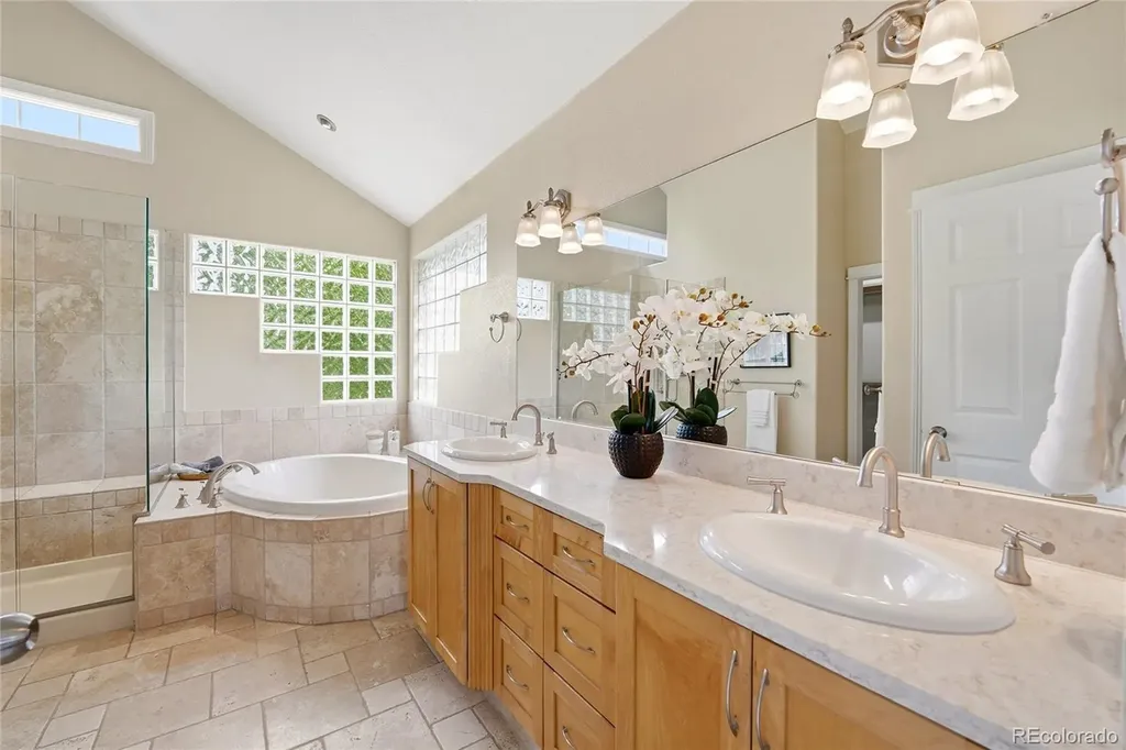 6566 S Madison Court Centennial CO 80121