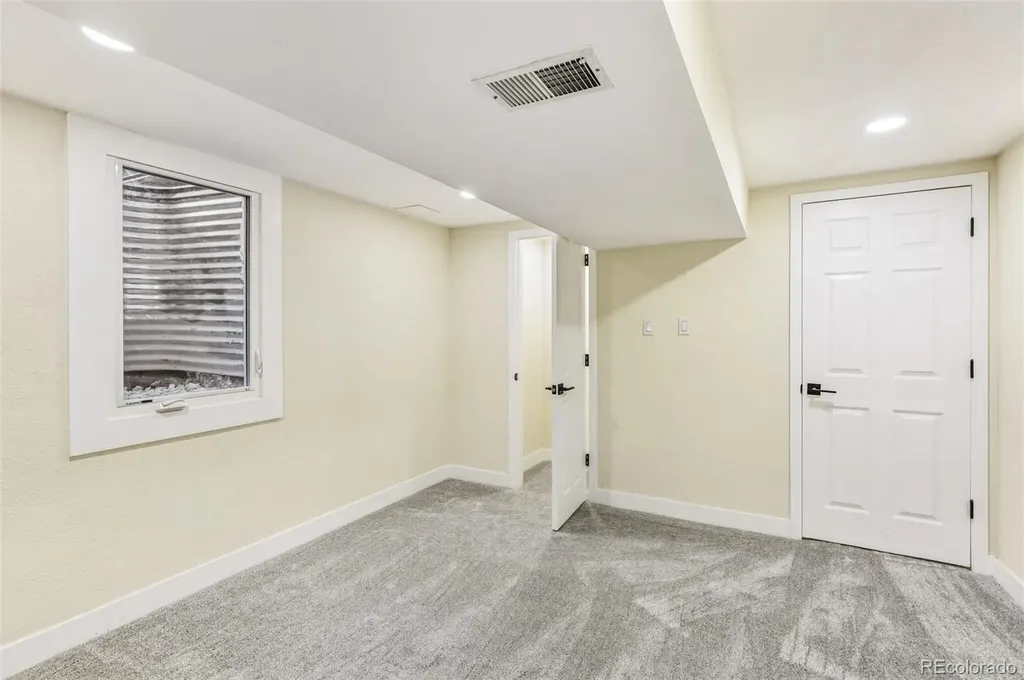 6708 W Portland Avenue Littleton CO 80128