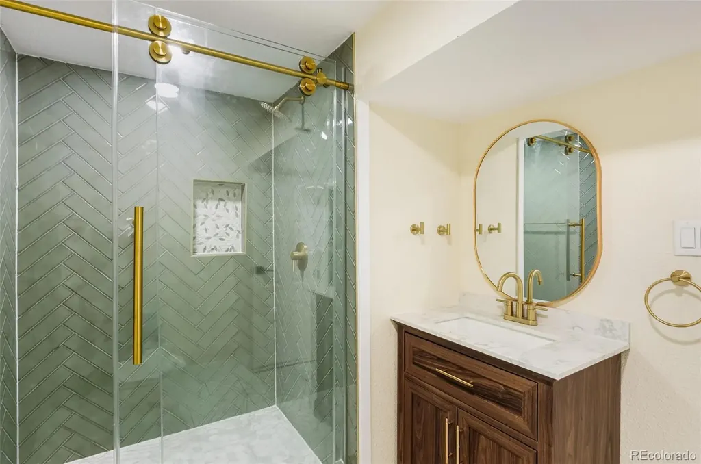 6708 W Portland Avenue Littleton CO 80128